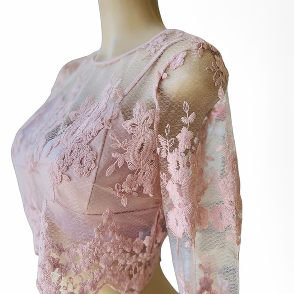 Iris Soft Pink Floral Lace Top - Picture 4 of 15